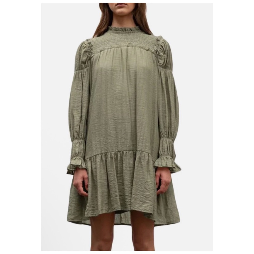 •MOON RIVER• Long Sleeve Smocked Mini Shift Dress in Olive Green Size XS‎